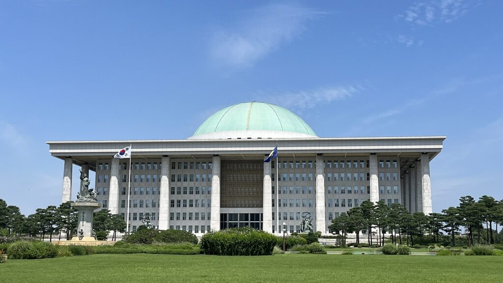 Corea del Sur: Tesla Korea reconoce ante los diputados que nunca pidió al Estado verificar el FSD
