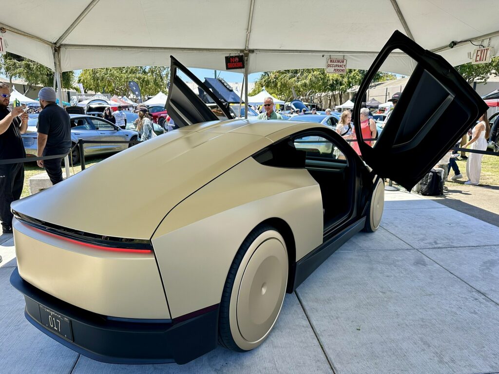Tesla affirme faire rouler plus de 300 Cybercabs à Austin, huit fois plus qu&rsquo;il y a un mois, et vise Dallas