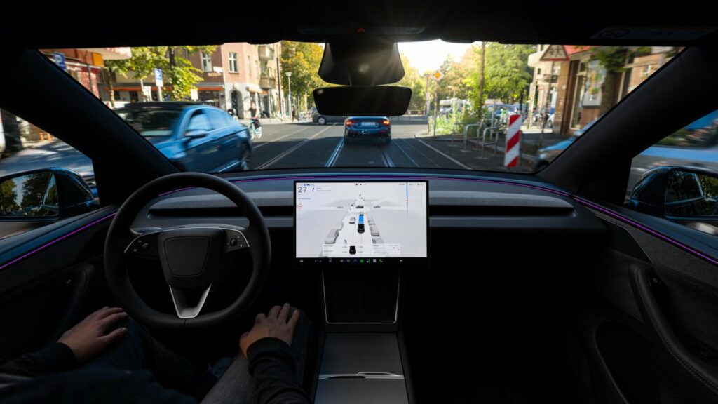 Letonia autoriza la asistencia a la conducción FSD supervisado de Tesla, décimo país de la UE en hacerlo