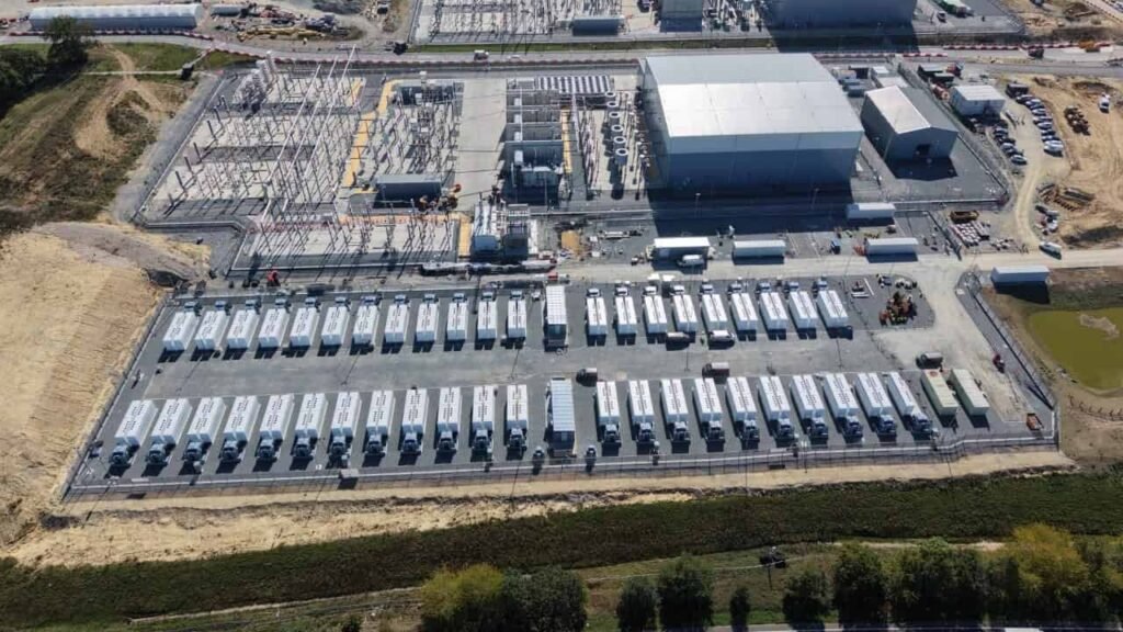 Au Royaume-Uni, Ørsted termine la construction d&rsquo;un parc de 170 batteries géantes Tesla Megapack près de Norwich