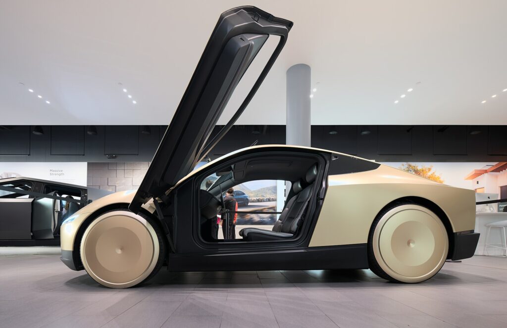 La NHTSA abre el examen de una petición que acusa a los Robotaxis de Tesla de circular demasiado rápido en zonas escolares