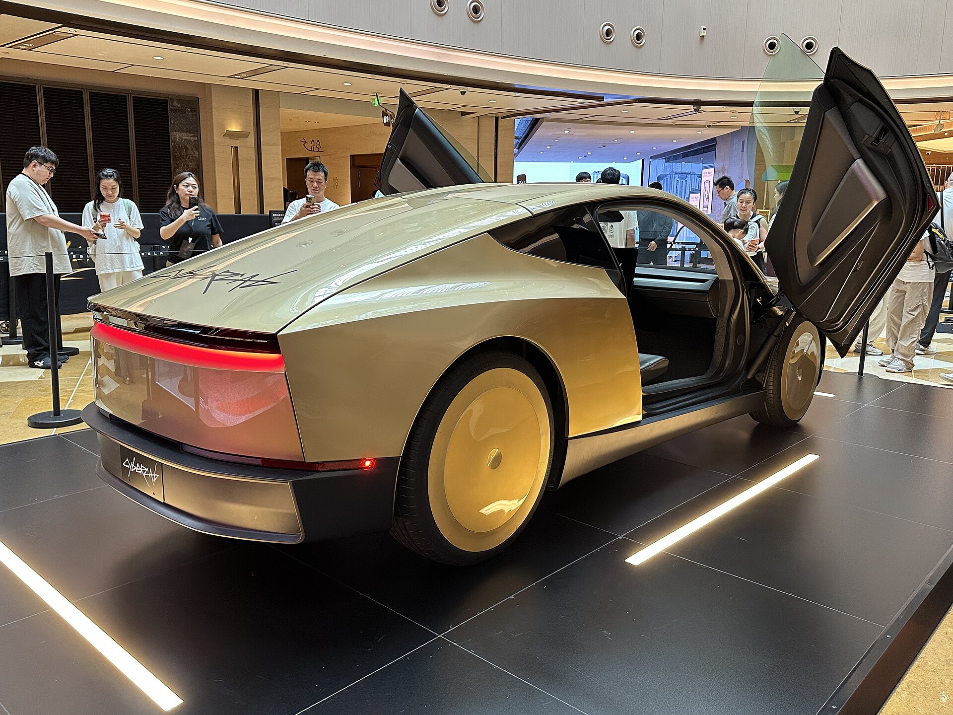Un Tesla Cybercab, le robotaxi à deux places de Tesla sans volant ni pédales